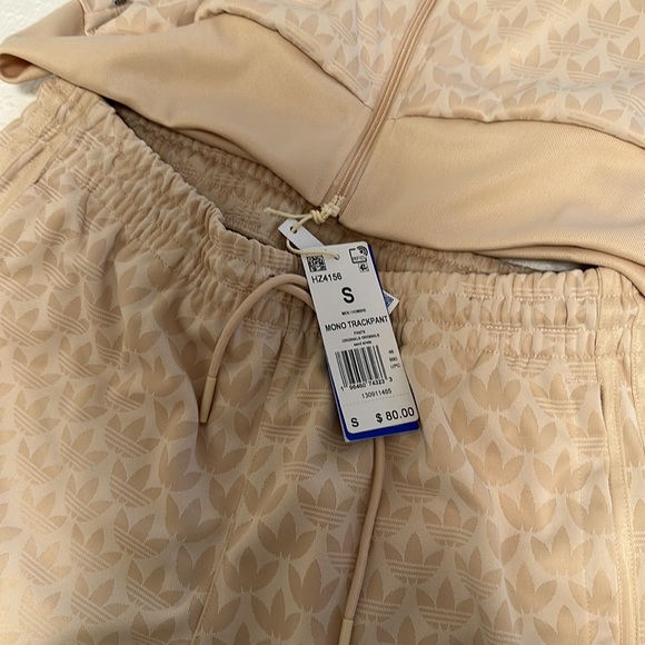 Adidas tracksuit - Picture 4 of 5